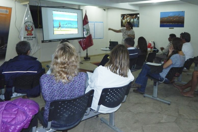 Primer taller de sensibilización en Paracas
